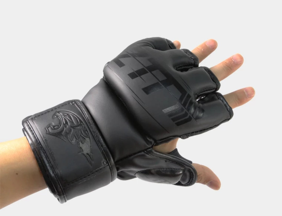MMA Grappling Gloves High Quality PU Mateial MMA Fighting Half Gloves